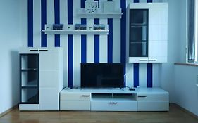 Central Apartment With 24-7 Building Security